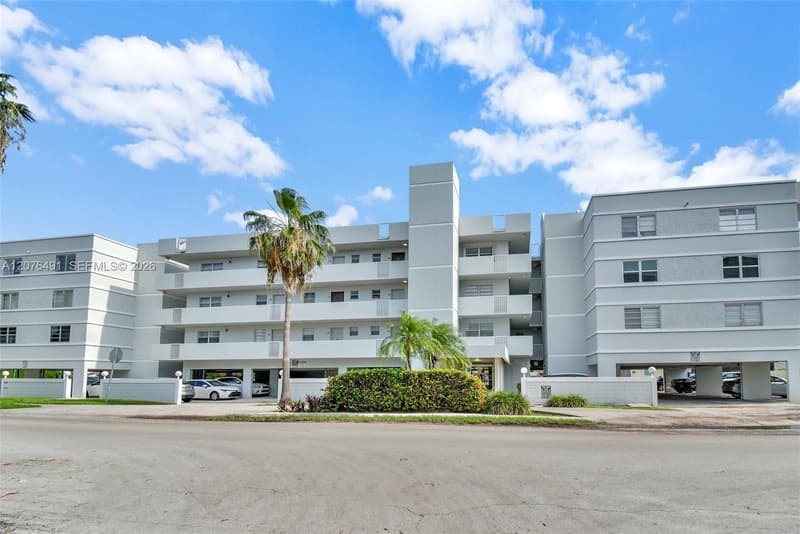 3527 168th St #203, North Miami Beach, 33160