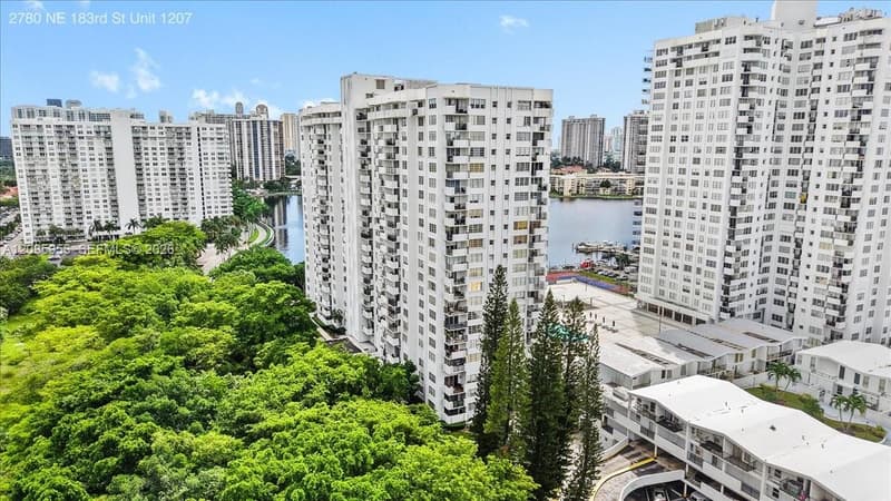 2780 183rd St #1207, Aventura, 33160