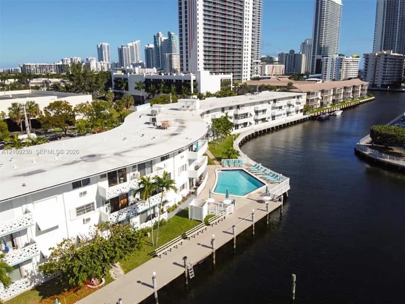 2500 Diana Dr #104, Hallandale Beach, 33009