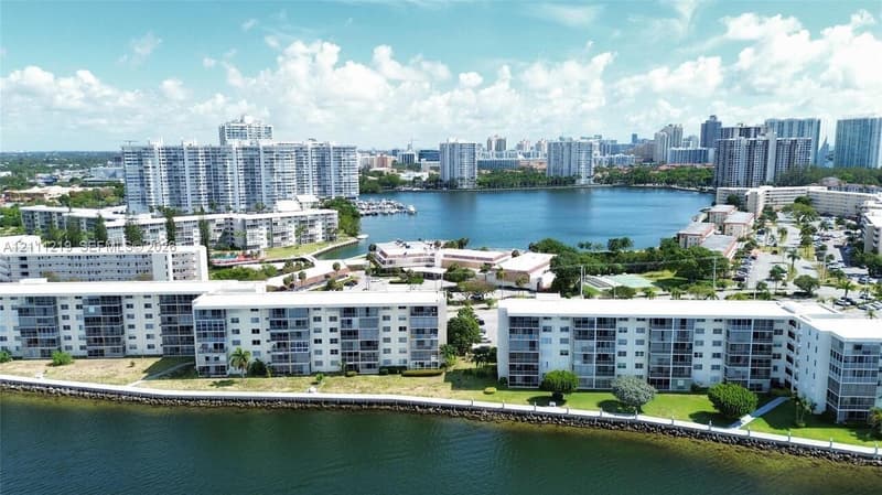 2920 Point East Dr #N311, Aventura, 33160