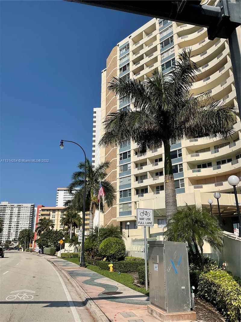 3180 Ocean Dr #1503, Hallandale Beach, 33009