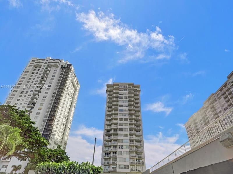 18051 Biscayne Blvd #304, Aventura, 33160