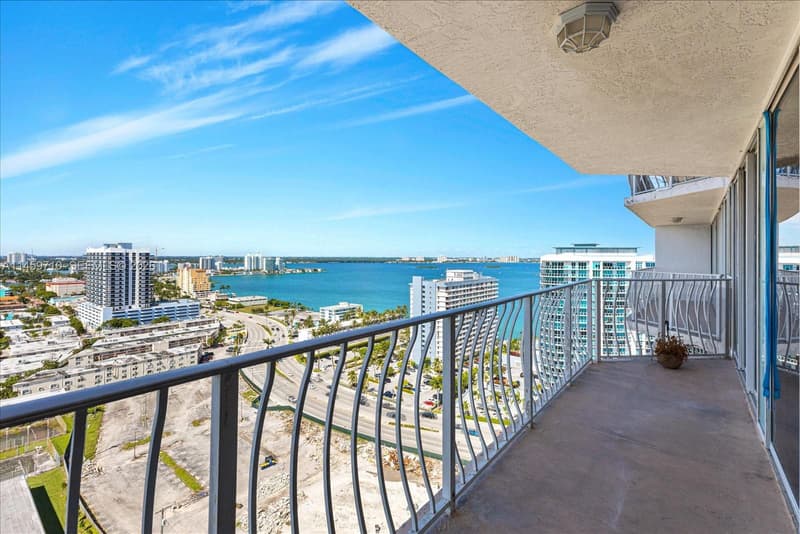 7601 Treasure Dr #2404, North Bay Village, 33141