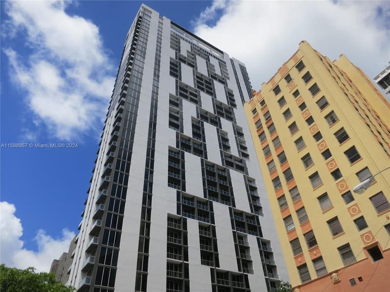 151 1 St #1704, Miami, 33131