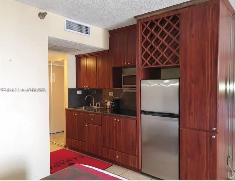 19201 Collins Ave #428, Sunny Isles Beach, 33160
