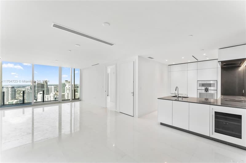 300 Biscayne Blvd Way #5209, Miami, 33131