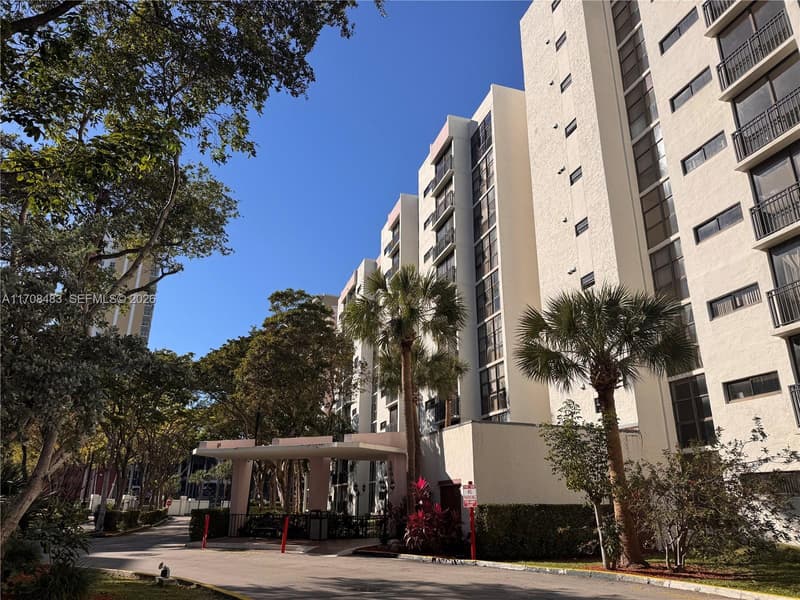 16919 Bay Rd #117, Sunny Isles Beach, 33160