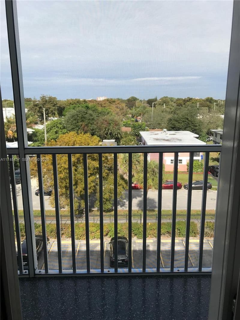 16950 Dixie Hwy A631 Hwy #631, North Miami Beach, 33160