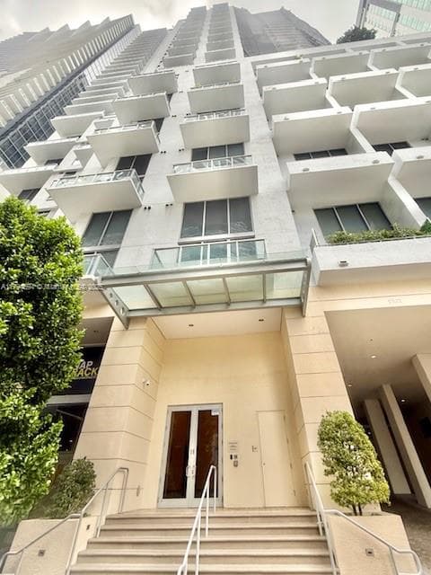 1050 Brickell Ave #1602, Miami, 33131