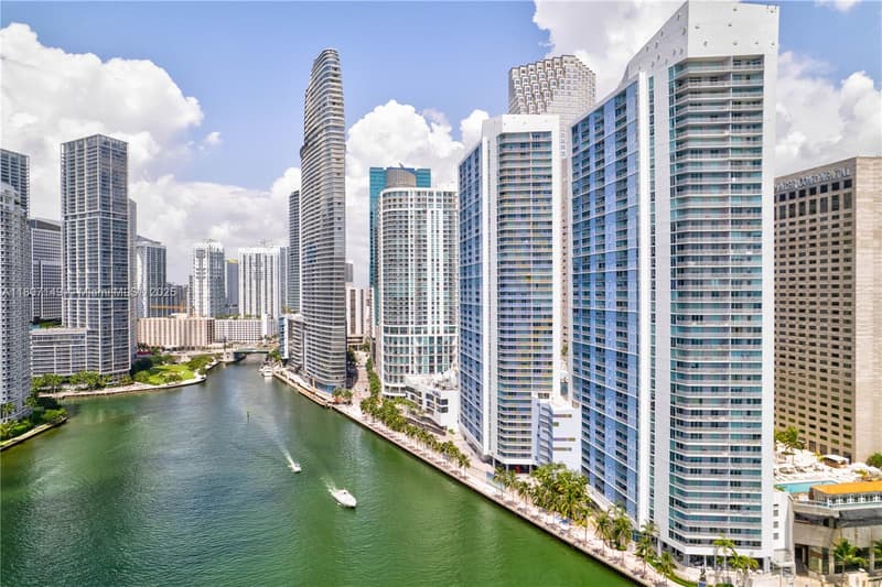 335 Biscayne Blvd #1006, Miami, 33131