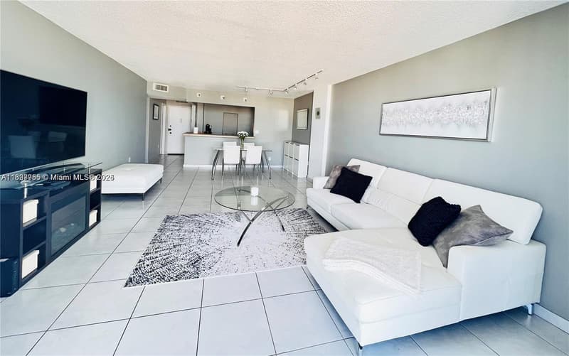 2780 183rd St #2015, Aventura, 33160