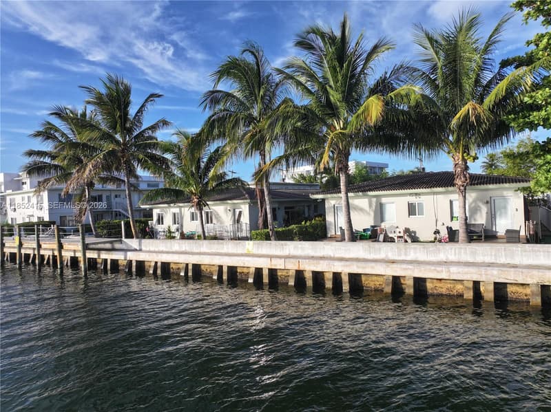 2200 Bay Dr #3, Miami Beach, 33141