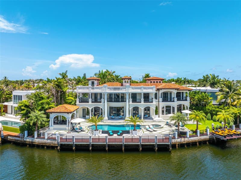 498 Parkway Pkwy #498, Golden Beach, 33160