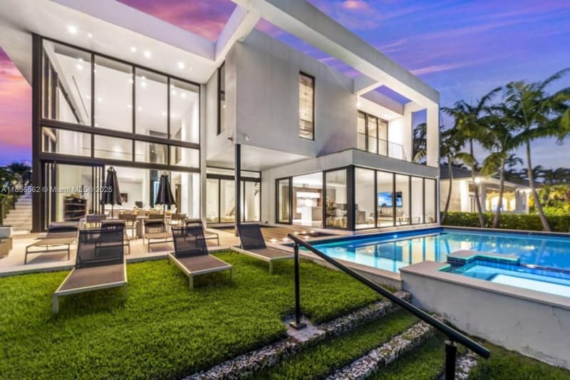 418 Sunset Dr, Hallandale Beach, 33009