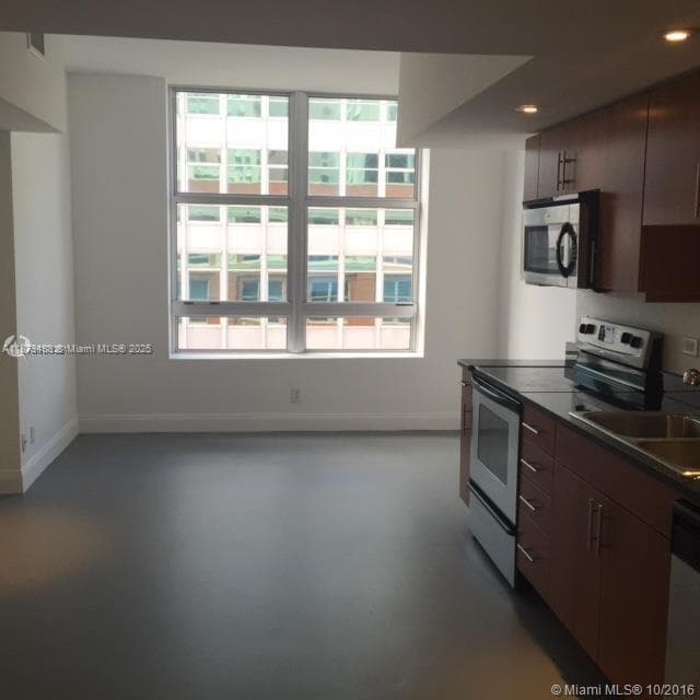 111 Flagler St #1003, Miami, 33131