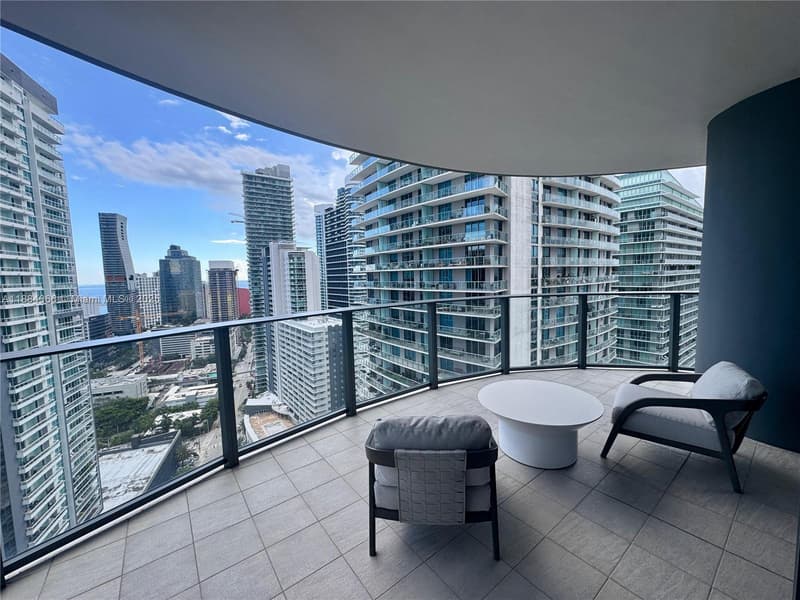 1000 Brickell Plz #3302, Miami, 33131