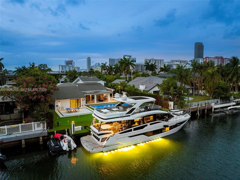 207 Holiday Dr, Hallandale Beach, 33009