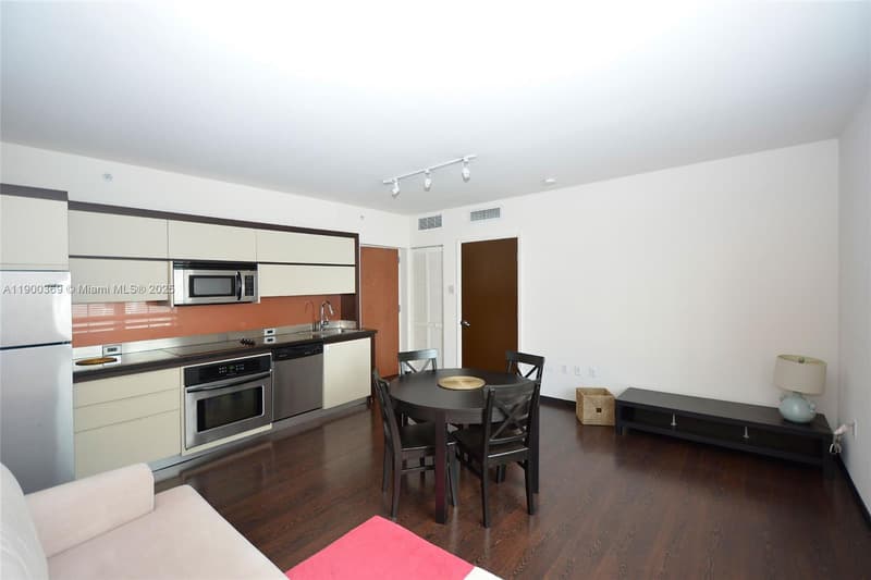 435 21st St #205, Miami Beach, 33139