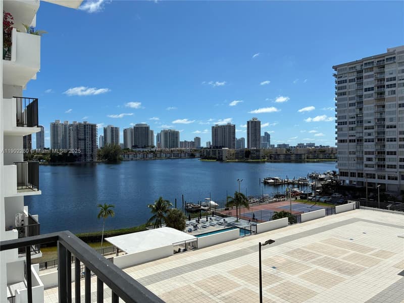 2780 183rd St #606, Aventura, 33160