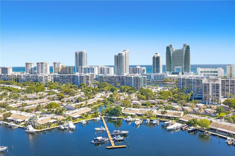 300 Three Islands Blvd #PH2A, Hallandale Beach, 33009