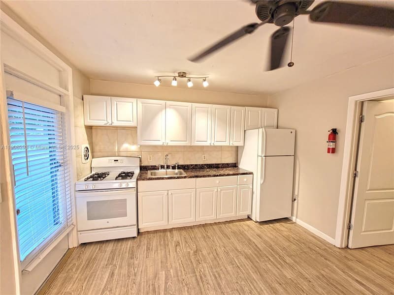 441 Collins Ave #12A, Miami Beach, 33139