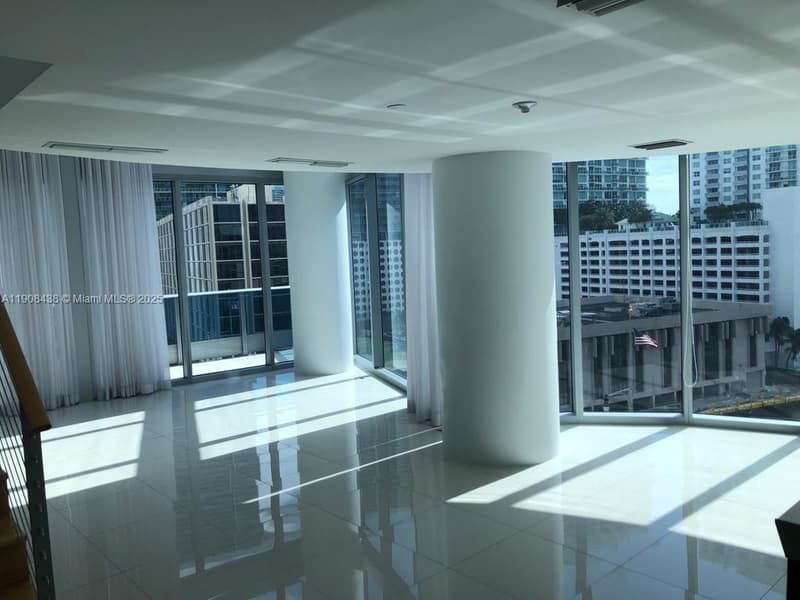 200 Biscayne Boulevard Way #902, Miami, 33131