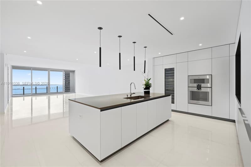 300 Biscayne Blvd Way #3404, Miami, 33131