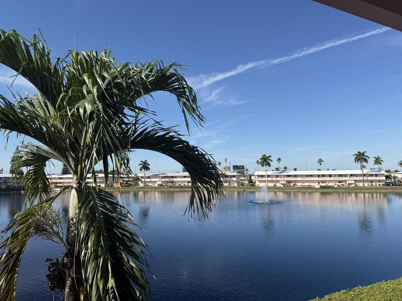 900 10th Terrace #21, Hallandale Beach, 33009