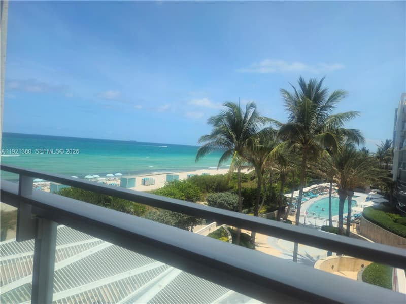 6801 Collins Ave #320, Miami Beach, 33141