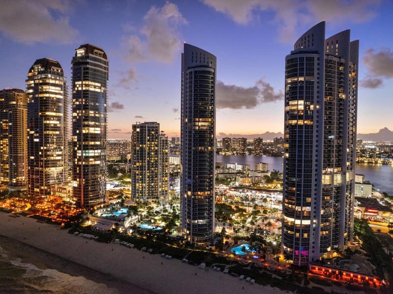 18101 Collins Avenue #401, Sunny Isles Beach, 33160