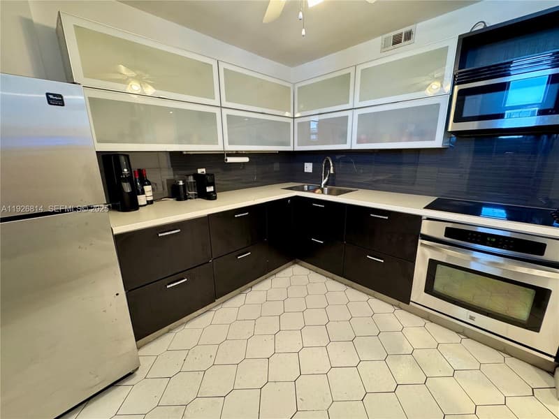 3660 166th St #812, North Miami Beach, 33160