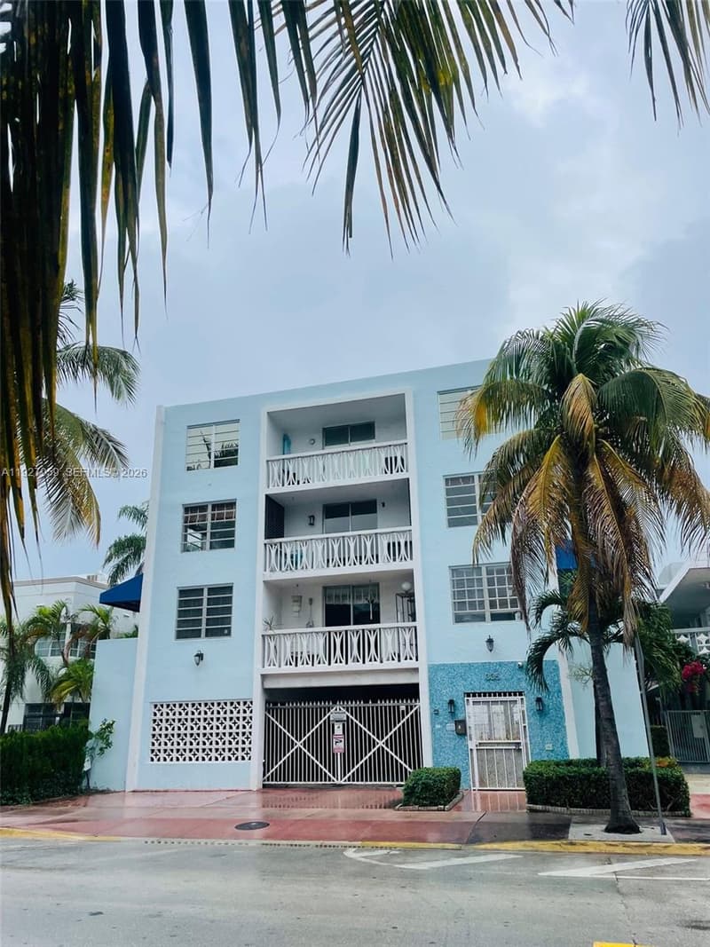 335 Collins Ave #302, Miami Beach, 33139