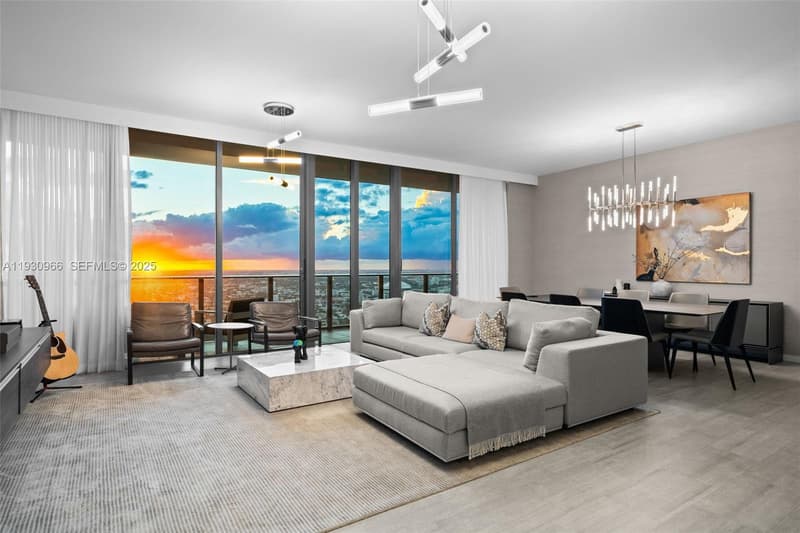 1000 Brickell Plz #PH5904, Miami, 33131