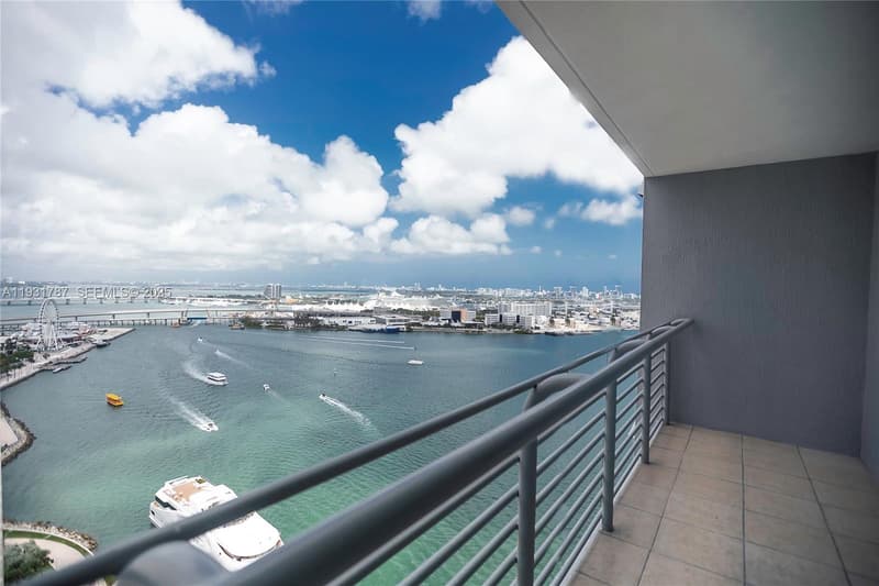 335 Biscayne Blvd #2710, Miami, 33131
