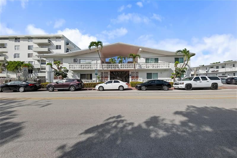 8040 Tatum Waterway Dr #11, Miami Beach, 33141