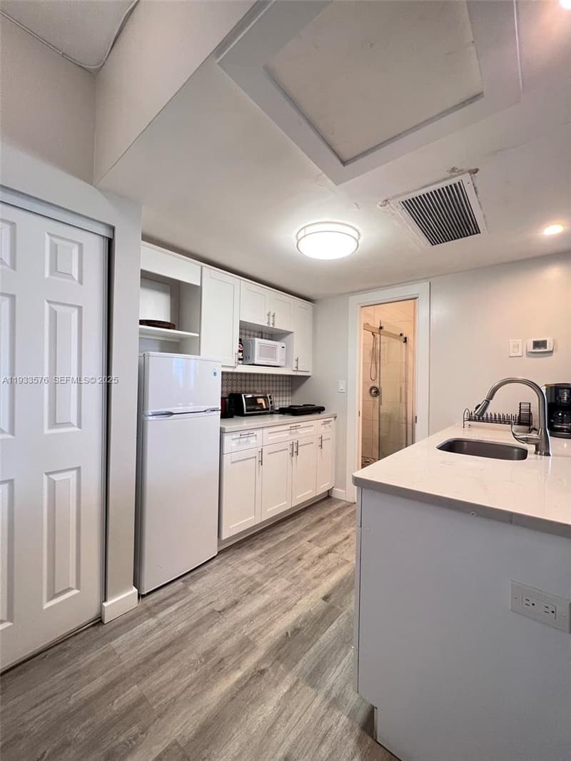 26 Diplomat Pkwy #2308, Hallandale Beach, 33009