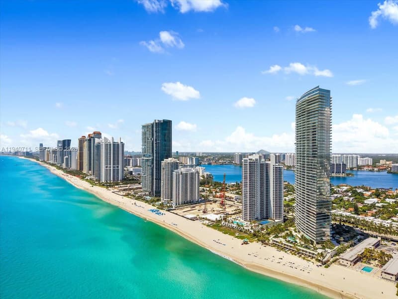 18975 Collins Ave #302, Sunny Isles Beach, 33160