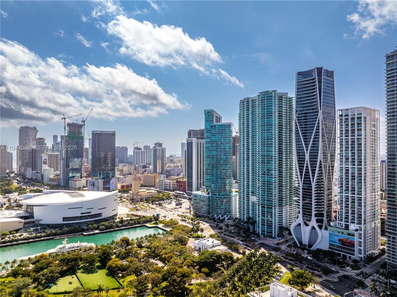 1000 Biscayne Blvd #TH1201, Miami, 33132