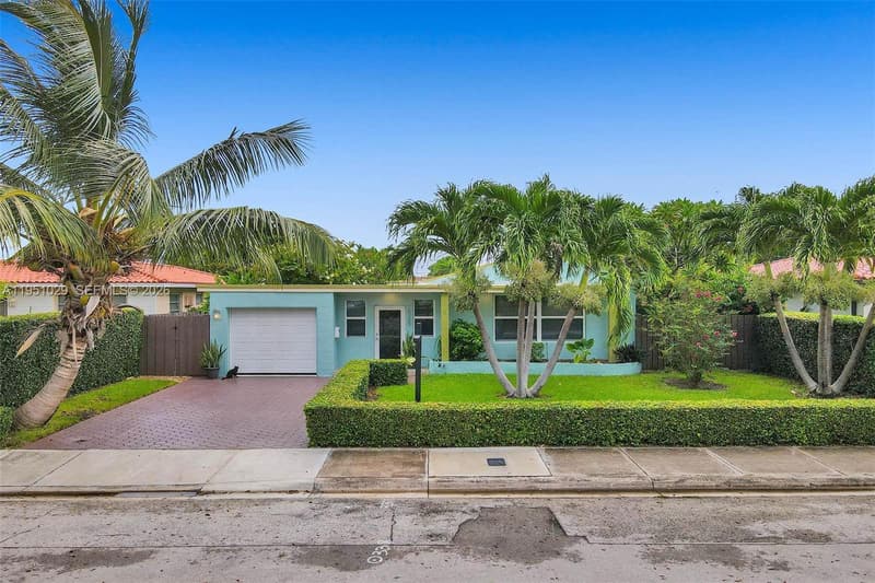 7525 Treasure Dr, North Bay Village, 33141