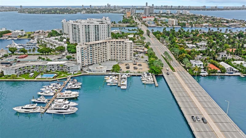7904 West Dr #102, North Bay Village, 33141