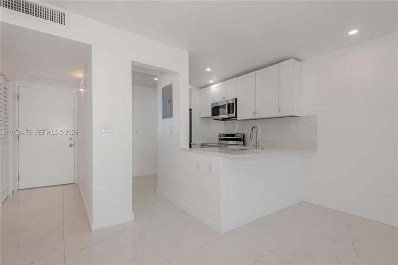 2851 Leonard Dr #J405, Aventura, 33160