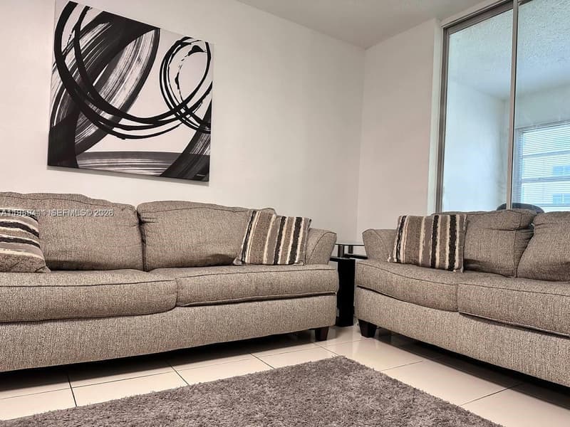 319 14th Ave #106, Hallandale Beach, 33009