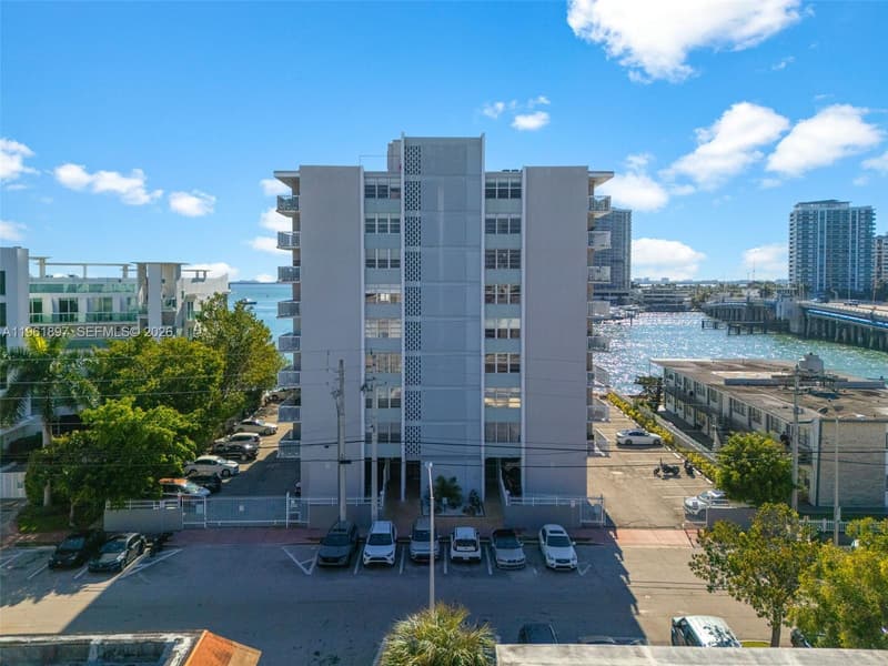 2016 Bay Dr #203, Miami Beach, 33141