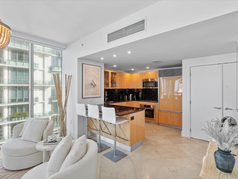 6899 Collins Ave #1704, Miami Beach, 33141