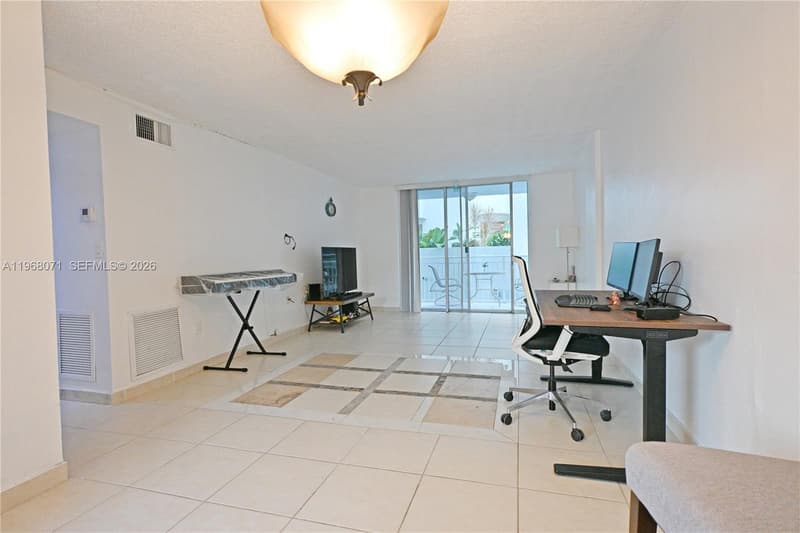 947 Lenox Ave #203, Miami Beach, 33139