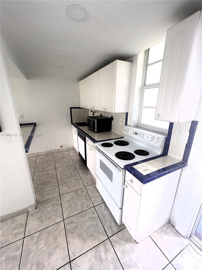 2851 Leonard Dr #J502, Aventura, 33160