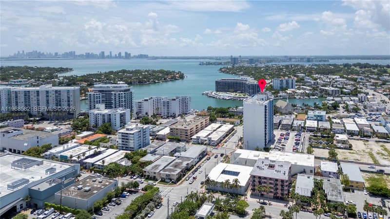401 69 ST #411, Miami Beach, 33141