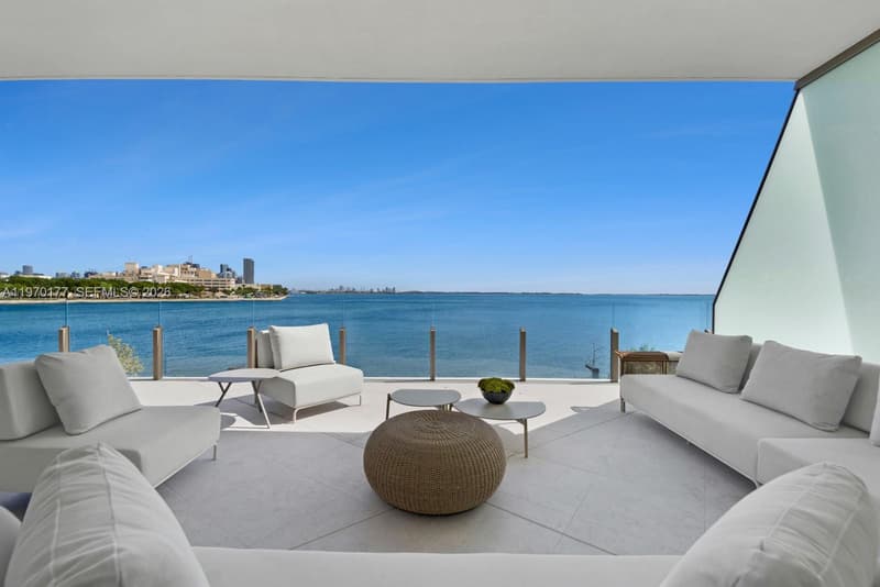 5 Grove Isle Drive #M204, Coconut Grove, 33133