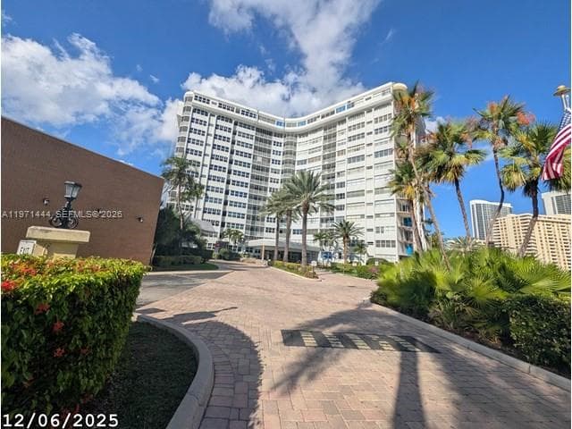 100 Golden Isles Dr #PH9, Hallandale Beach, 33009