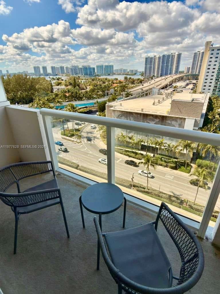 19201 Collins Ave #933, Sunny Isles Beach, 33160